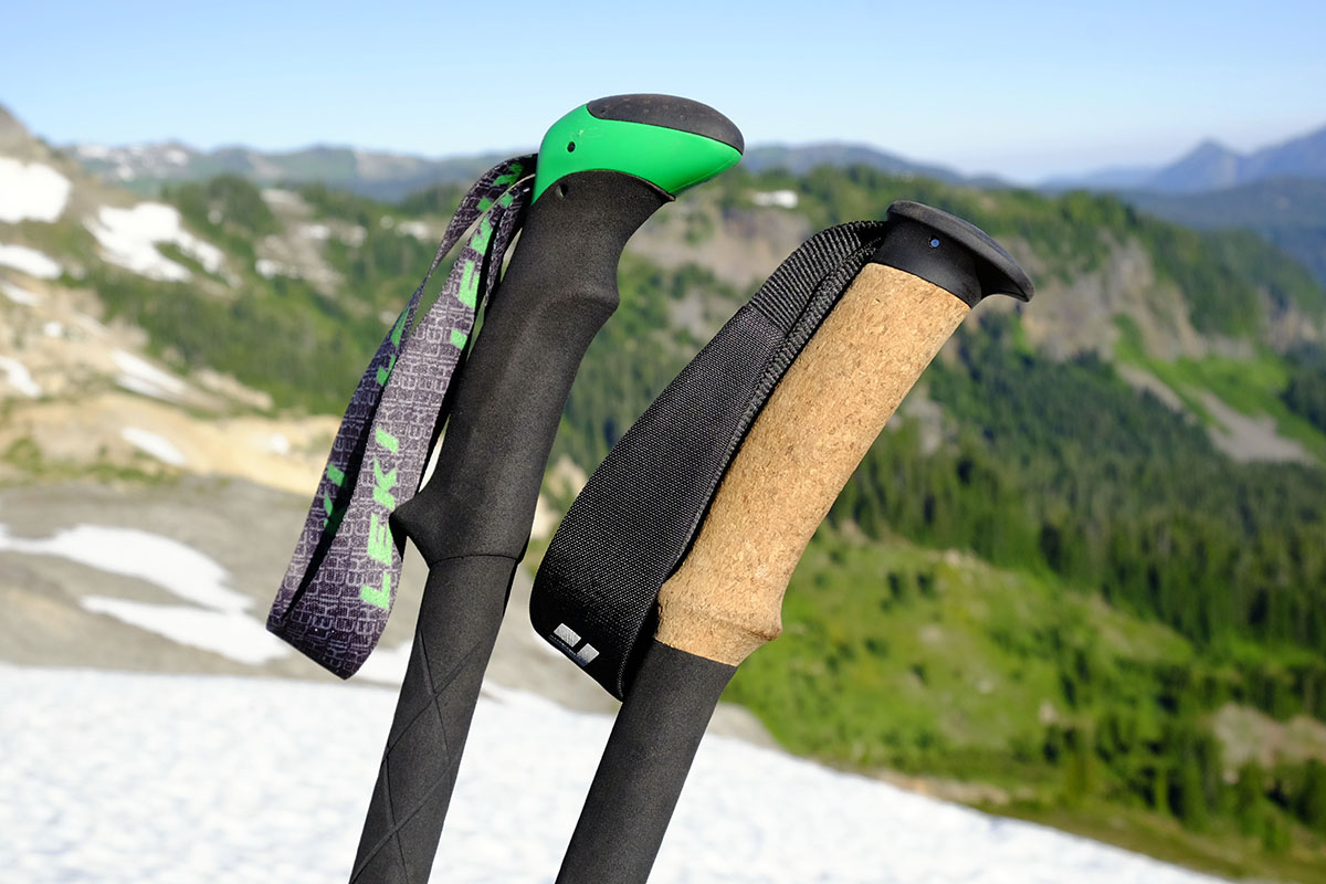 Comparison between standard and ergonomic grip designs on hiking poles